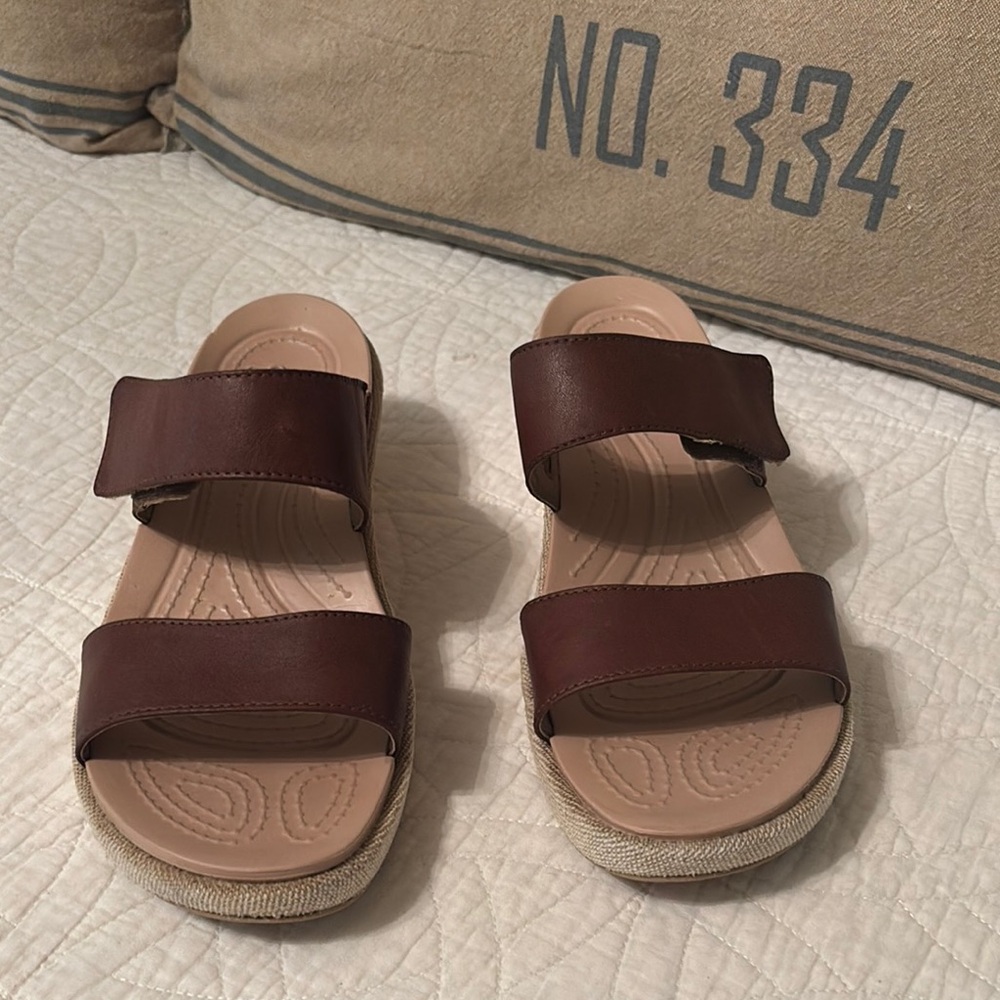 CROCS Brown Women's Sandals